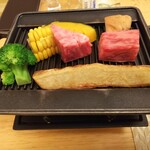 小豆島国際ホテル - 讃岐県産牛の鉄板焼き