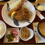 かつ波奈 - 料理写真:エビフライ1本・ヒレカツ2枚定食♡