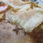 青梅街道 大勝軒 - ワンタンのアップ