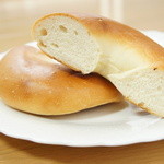 ミスズベーカリー - ベーグル　プレーン　断面