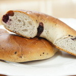 ミスズベーカリー - ベーグル　ブルーベリー　断面