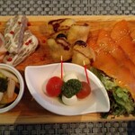 R restaurant & bar - 