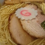 たけちゃんにぼしらーめん - 表面しっかり味の染みたチャーシューは肉質トロトロ