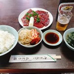 みどり園 - 焼き肉定食。1200円。