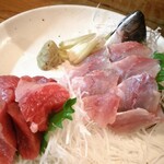 居酒屋 金太郎 - マグロの頬肉、鯵の刺身