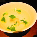 黄鶴 - ランチ小皿定食　２８００円（税込）のスープのアップ【２０２０年３月】