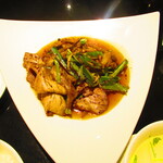 黄鶴 - 期間限定・オランダ風車豚定食　１９００円（税込）のオランダ風車豚の四川回鍋肉アップ【２０２０年３月】