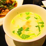 黄鶴 - 期間限定・オランダ風車豚定食　１９００円（税込）のスープのアップ【２０２０年３月】