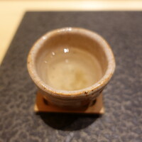 すし昇 - 梅こぶ茶で胃を活性化