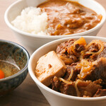 肉と日本酒 - 牛丼、カレー、卵