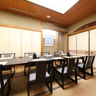 個室は全部で8部屋あり、1名様から対応しております。