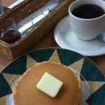 カフェプラス - ホットケーキとホットコーヒー