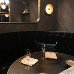 西麻布 焼肉 X - 　ソファの個室