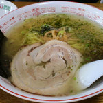 石橋屋 - 「しおラーメン　＠730円」辛み無し。