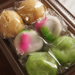㈲佐藤菓子店 - 茶色と緑色の饅頭食べてない