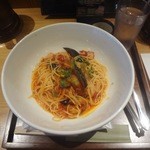 kamaagesupagetthisupajirou - 茄子とベーコンのトマトソーススパゲティ（S）950円