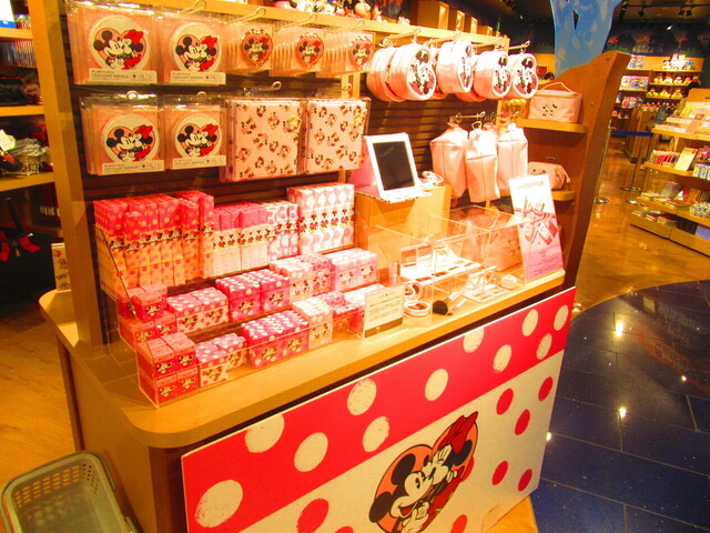 可愛いミニー缶の ミニークランチチョコレート1512円 ディズニーストア 札幌ステラプレイス店 は 夢が広がるディズニー の公式ショップ tdlは閉演中でも 札幌でも ディズニー を楽しめます By 食べ過ぎ太り過ぎ ディズニーストア 札幌 可愛いミニー缶の ミニークランチチョコレート1512円 ディズニーストア 札幌ステラプレイス店 は 夢が広がるディズニー の公式ショップ tdlは閉演中でも 札幌でも ディズニー を楽しめます By 食べ過ぎ太り過ぎ ディズニーストア 札幌