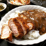 ひの食堂 - カツカレー850円大盛り100円です。とにかくトンカツの分厚さに秀樹感激