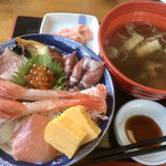 海鮮屋まるなん - 海鮮丼