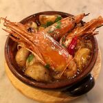 ビストリア - 有頭赤海老とマッシュルームのアヒージョ