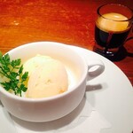 ビストリア - バニラアイスのアフォガード