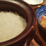 神田魚金 - 土鍋ごはんはオコゲ入りの熱々