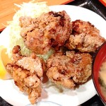 家庭料理はなむら - から揚げアップ。大きめのが4個