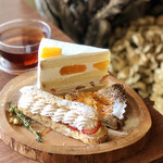 Fukushima Sugar - せとかと苺のショートケーキ、せとかの焼きタルト、いちごのエクレア、ストレートティー