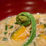 わいん食堂 Chez とし - 2020.3 グリーンカレー素麺（1,200円）