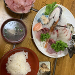 Hakutakatei - マグロ丼以外刺身定食の内容