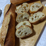 ブーランジェリー パティスリー トレトゥール アダチ - 『バゲット トラディッション』　３０２円（税込）