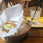 FRESHNESS BURGER - 