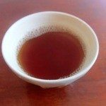 アダン食堂 - 待ち時間にお茶をいただきました