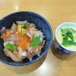 Muten Kura Zushi - 平日ランチ「旬の海鮮丼」茶碗蒸しor味噌汁付500円(税抜)