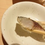 すし屋 銀蔵 - あぶり〆さば 円やかな酸味と仄かな旨味 少し風味は薄いかな。