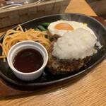ぐりる・てる - ハンバーグ　おろし　目玉焼きトッピング