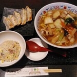 Piriken Ramen - 「五目ラーメンと餃子とミニ炒飯セット」