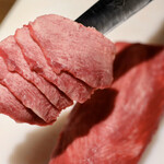 焼肉 大河 - 黒毛和牛生タン刺身