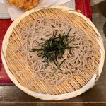 めん処 かみや - かき揚天ざるそば ¥850 の麺