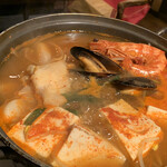 炭火焼肉・韓国料理 ハンアリ - 海老や蟹 ♪  海鮮 たっぷり