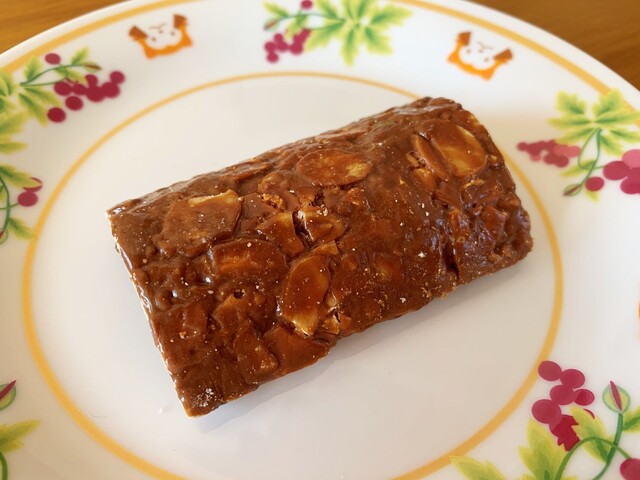 ねっとり濃厚な2層タイプのチョコレート 横濱煉瓦 By りす３ 霧笛楼 元町仏蘭西菓子店 元町 中華街 ケーキ 食べログ