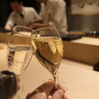 江戸前 鮨 服部 - まずはシャンパンから…