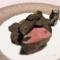 神戸牛炉釜炭焼ステーキ IDEA 銀座 - 黒毛和牛の牛タン厚切り炉釜焼き 仏産黒トリュフを削って