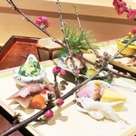 銀座 しのはら - 桃の花が華やかさを添えて