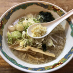 特麺コツ一丁ラーメン - ラーメン 麺半分 ニンニクあり味濃い目で