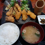 「串揚げ定食（8本）」（平日限定です） 