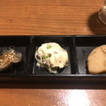 土佐料理 海 - お通し3種　¥300