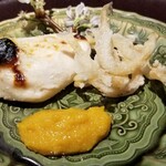 馳走 啐啄一十  - (05)炭火焼き虎河豚白子
      (06)白魚(シラウオ)の素揚げ
      (07)自家製生唐墨