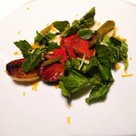 レフェルヴェソンス - 海の神.山の神～猪のロティ.葉玉ねぎ.葉ワサビ.猪ラルド.ハマグリのジュレ.ユズ