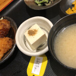 Shunzai Izakaya Sanoya - フライ、冷奴、蜆の味噌汁